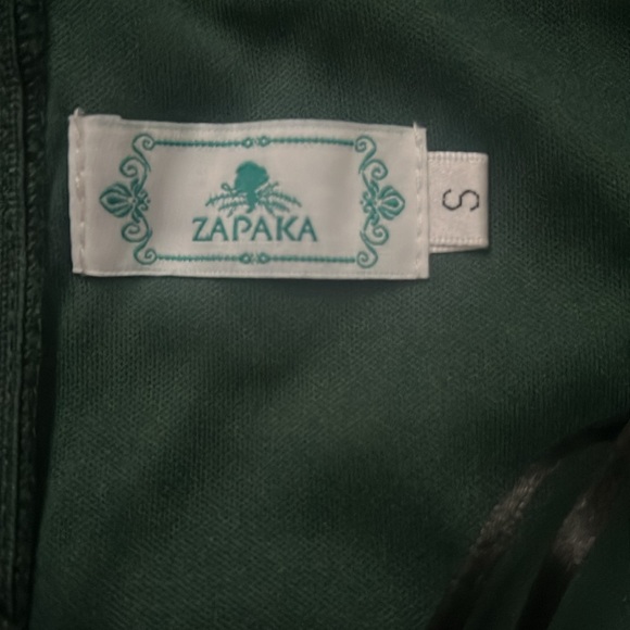 Emerald green lacy dress. - Picture 7 of 8